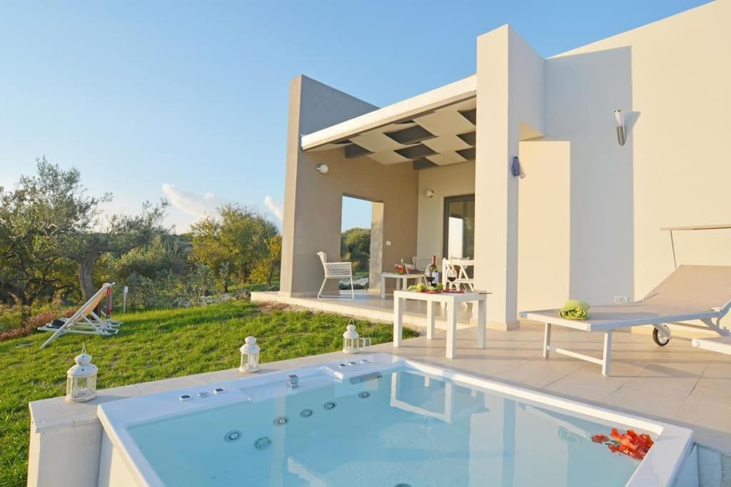 Villa Pettegola Tenuta Il Cavaliere Di Italia Noto- Vista Mare Mini Piscina Idromassaggio Exterior photo